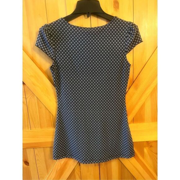 Maurices Women's Short Sleeve geometric design  blouse Blouse Size Small (3771) - Picture 3 of 3